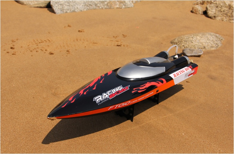 65cm 2.4G R/C Racing Boat