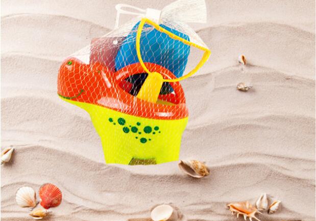 Beach watering can
