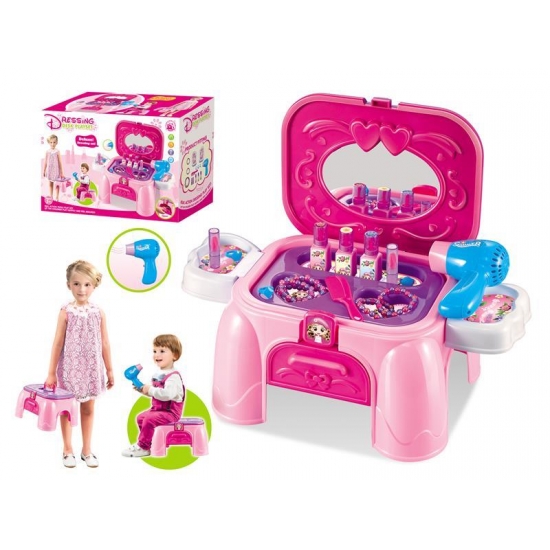playing makeup kit