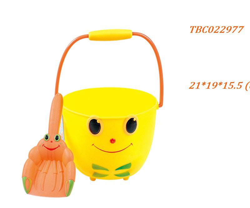 Beach Basket with Tool and Sand Mold Beach Basket with Tool and Sand Mold