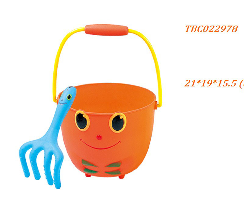Beach Basket with Tool and Sand Mold Beach Basket with Tool and Sand Mold